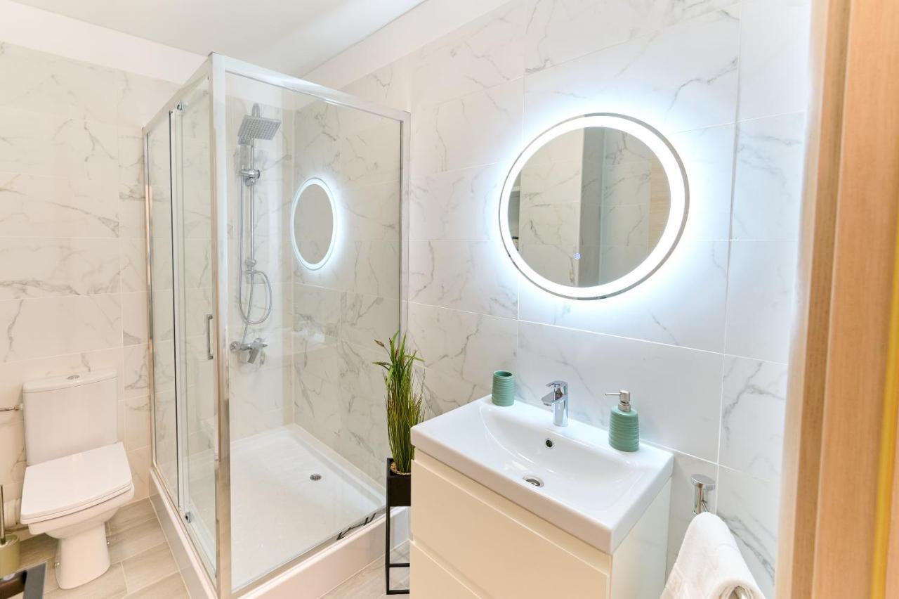 Infinity Luxury Studio - Nord10 By Alezzi Apartment Navodari Luaran gambar